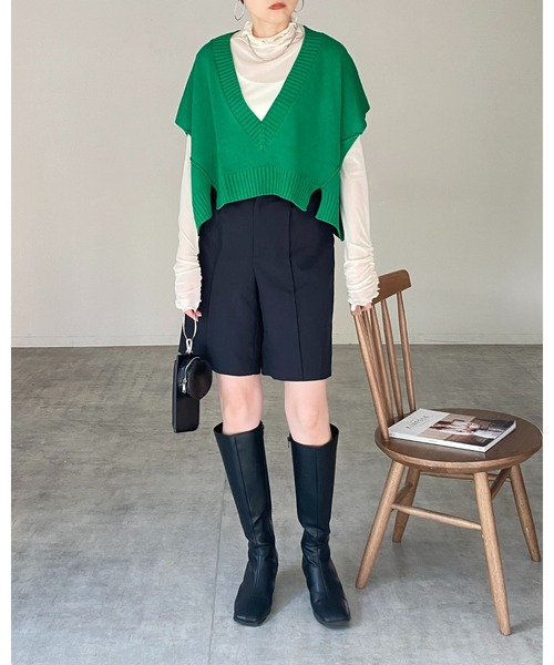 She's Closet(シーズクローゼット)の「深vネックオーバーサイズショート丈ドルマンニットベスト(ベスト・レディース・ブラック/グリーン/アイボリー/テラコッタ/グリーン系その他/ピンク・FREE)」の21枚目の写真