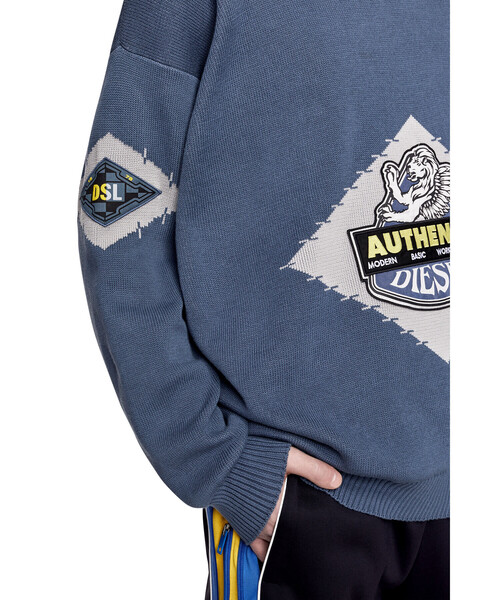 DIESEL（ディーゼル）の「メンズ ニット オーバーサイズ ジャガード（ニット/セーター・メンズ・ライトグレー/ブルー・X-LARGE/MEDIUM/SMALL/LARGE）」の15枚目の写真