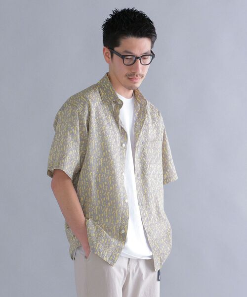 SHIPS(シップス)の「SHIPS: シワ加工 モチーフ レギュラーカラーシャツ S/S(シャツ/ブラウス・メンズ・ライトグレー/ライトブルー/ネイビー・SMALL/MEDIUM/LARGE/X-LARGE)」の2枚目の写真