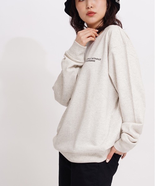 GIORDANO（ジョルダーノ）の「[ GIORDANO ] サークルロゴクルーネックスウェット (ユニセックス）（スウェット・レディース・ライトグレー/ブラック/グレー/ベージュ・SMALL/MEDIUM/LARGE/X-LARGE/XX-LARGE）」の3枚目の写真