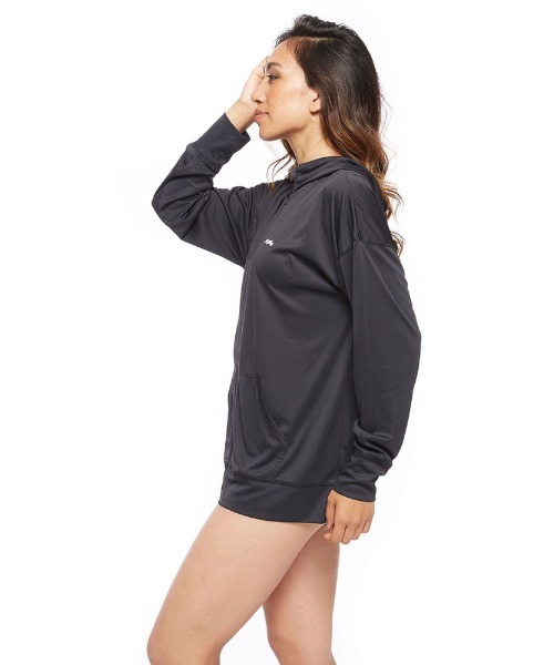 BILLABONG（ビラボン）の「BILLABONG レディース BIG CLEAN LOGO ZIP UP LOOSE HOODED RASHGUARD ラッシュガード 【2022年春夏モデル】/ビラボン長袖ラッシュガードパーカー（ラッシュガード・レディース・ホワイト/ブラック/オレンジ・MEDIUM/LARGE）」の10枚目の写真
