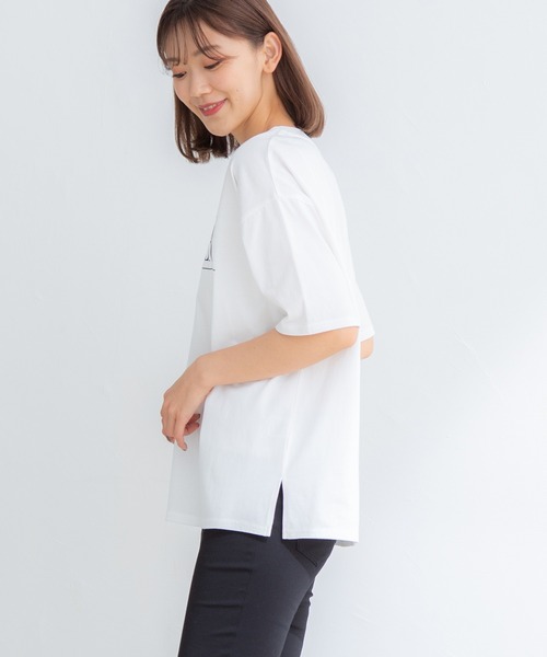Honeys(ハニーズ)の「ロゴプリントゆるTシャツ(Tシャツ/カットソー・レディース・イエロー/ホワイト×ブルー/グリーン/エンジ/ブラック/ホワイト・S/M/LL/L)」の13枚目の写真