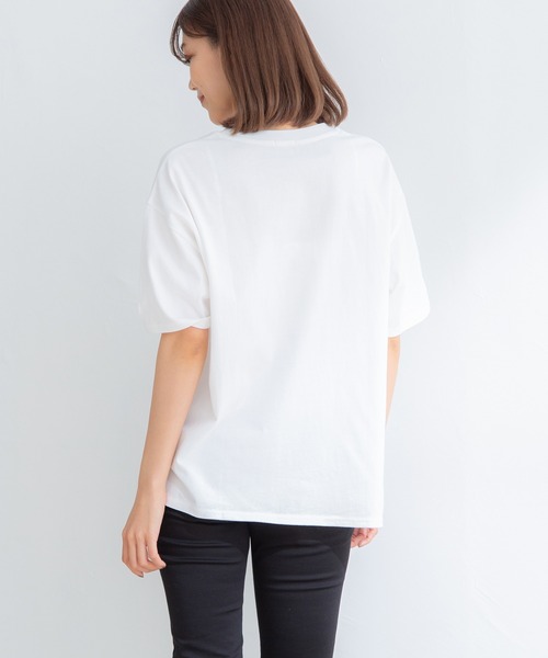 Honeys(ハニーズ)の「ロゴプリントゆるTシャツ(Tシャツ/カットソー・レディース・イエロー/ホワイト×ブルー/グリーン/エンジ/ブラック/ホワイト・S/M/LL/L)」の14枚目の写真