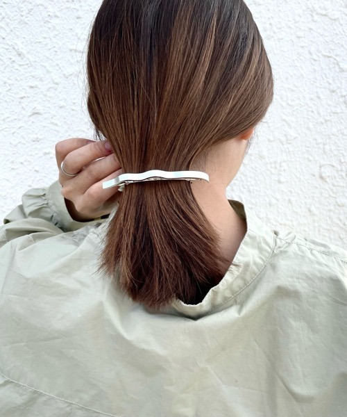 tone（トーン）の「【aussi/オッスィー】ウェーブ　メタル　スリム　バレッタ（ニッケルフリー）（バレッタ/ヘアクリップ・レディース・シルバー/ゴールド/シルバー系その他/ゴールド系その他・FREE）」の8枚目の写真