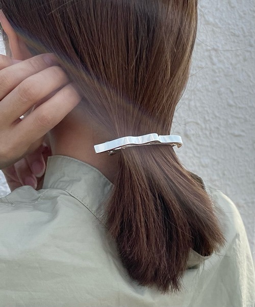 tone（トーン）の「【aussi/オッスィー】ウェーブ　メタル　スリム　バレッタ（ニッケルフリー）（バレッタ/ヘアクリップ・レディース・シルバー/ゴールド/シルバー系その他/ゴールド系その他・FREE）」の7枚目の写真