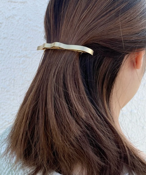 tone（トーン）の「【aussi/オッスィー】ウェーブ　メタル　スリム　バレッタ（ニッケルフリー）（バレッタ/ヘアクリップ・レディース・シルバー/ゴールド/シルバー系その他/ゴールド系その他・FREE）」の11枚目の写真