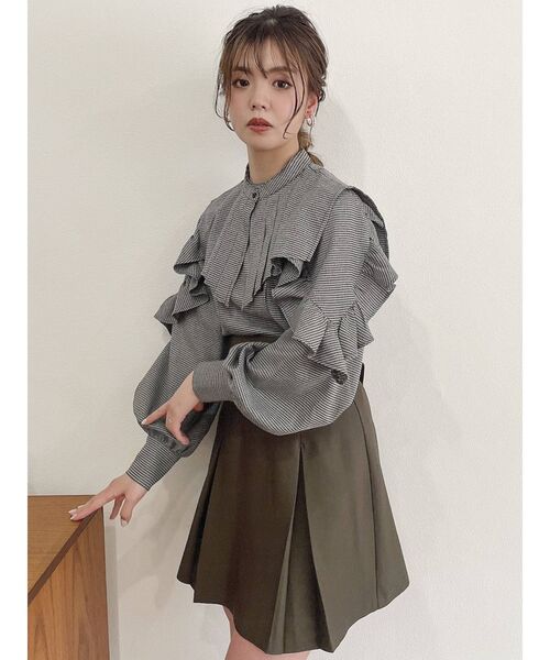 dazzlin(ダズリン)の「ボックスプリーツベルトミニスカート(スカート・レディース・グレー/ブラウン・SMALL/MEDIUM)」の5枚目の写真