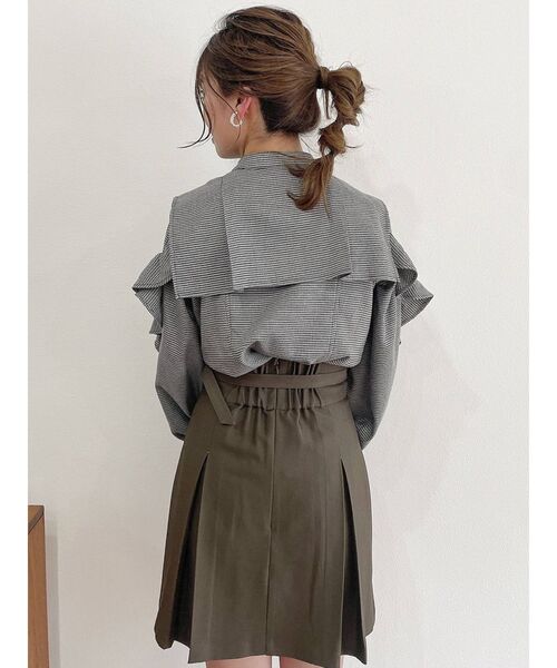 dazzlin(ダズリン)の「ボックスプリーツベルトミニスカート(スカート・レディース・グレー/ブラウン・SMALL/MEDIUM)」の7枚目の写真