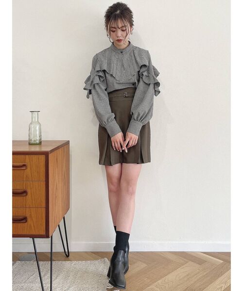 dazzlin(ダズリン)の「ボックスプリーツベルトミニスカート(スカート・レディース・グレー/ブラウン・SMALL/MEDIUM)」の9枚目の写真