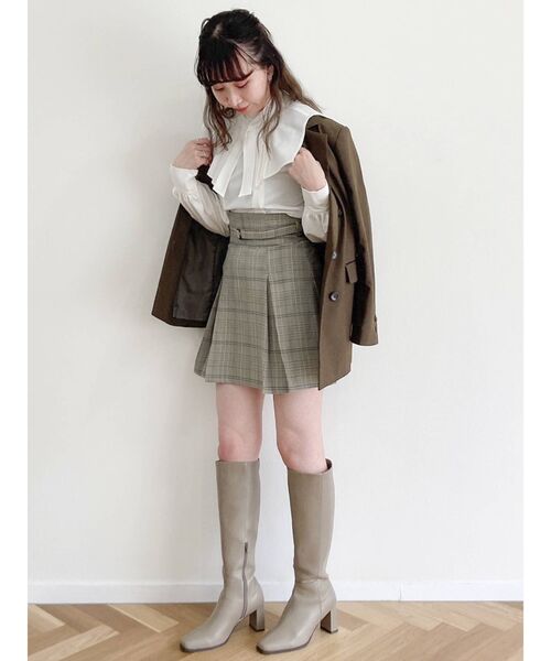 dazzlin(ダズリン)の「ボックスプリーツベルトミニスカート(スカート・レディース・グレー/ブラウン・SMALL/MEDIUM)」の12枚目の写真