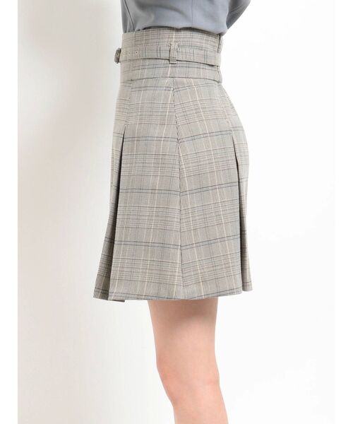 dazzlin(ダズリン)の「ボックスプリーツベルトミニスカート(スカート・レディース・グレー/ブラウン・SMALL/MEDIUM)」の17枚目の写真