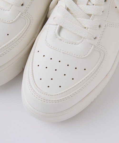 one after another NICE CLAUP（ワンアフターアナザーナイスクラップ）の「コート系厚底スニーカー（スニーカー・レディース・ホワイト・SMALL/MEDIUM/LARGE/X-LARGE）」の17枚目の写真