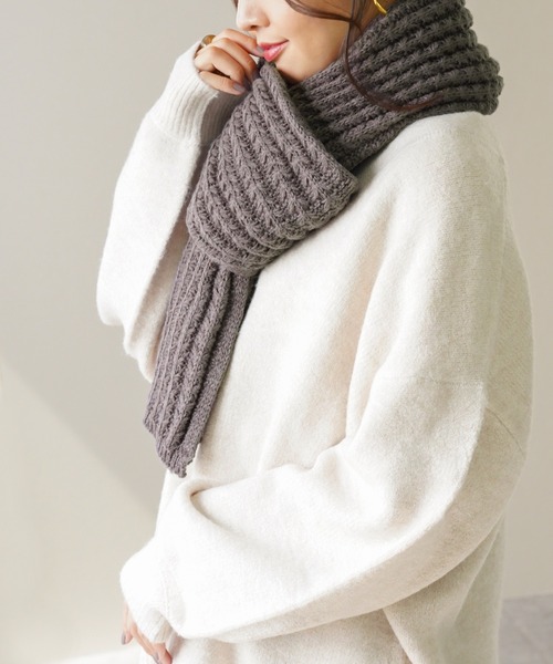 IAMUSE（アイアミューズ）の「【IAMUSE】ざっくりニットマフラー S0068（マフラー・レディース・チャコールグレー/アイボリー/グレイッシュベージュ・FREE）」の12枚目の写真