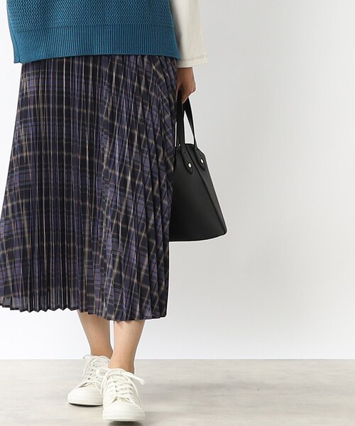 DRESKIP（ドレスキップ）の「◆【S-LL】シアーチェックプリーツスカート（スカート・レディース・ベージュ系その他2/ダークブラウン系1/ネイビー系1・01/02/03/04）」の3枚目の写真