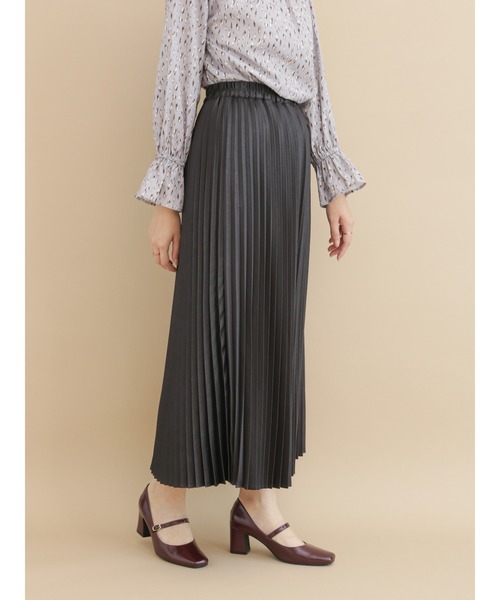 Te chichi(テチチ)の「レザーライクロングプリーツスカート(スカート・レディース・ブラック/オフホワイト/ブルー・フリ-)」の7枚目の写真
