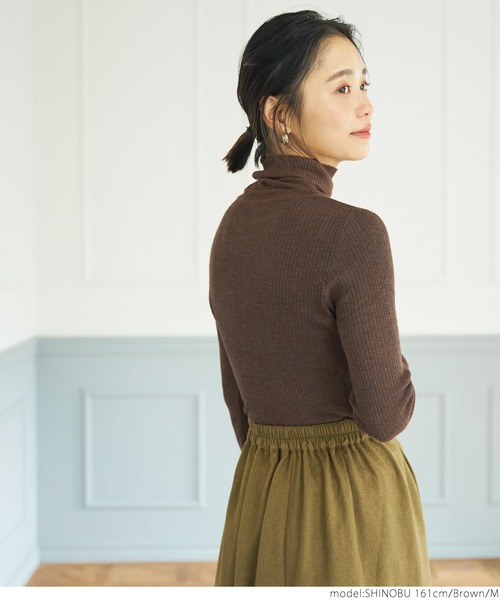 coca(coca)(コカ)の「大人のインナータートルニット(ニット/セーター・レディース・チャコールグレー/ベージュ/ブラウン・S/M/L)」の5枚目の写真