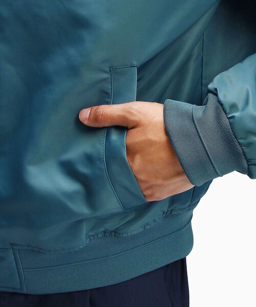 Calvin Klein(カルバン・クライン)の「ライトウェイト ボンバージャケット(その他アウター・メンズ・ブラック/グレー/キャメル・S/M/L/XL)」の16枚目の写真