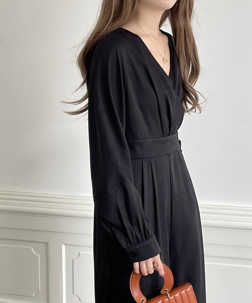 emi+（エミプラス）の「ウエスト切り替え カシュクールワイドサロペット（サロペット/オーバーオール・レディース・ネイビー/ブラウン/ブラック・L/M）」の6枚目の写真