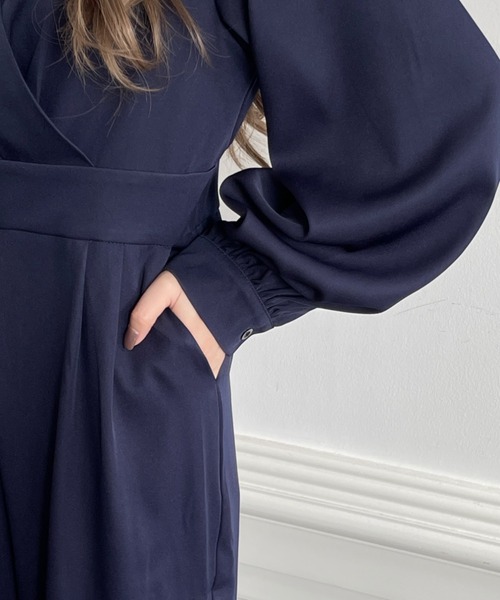 emi+（エミプラス）の「ウエスト切り替え カシュクールワイドサロペット（サロペット/オーバーオール・レディース・ネイビー/ブラウン/ブラック・L/M）」の13枚目の写真