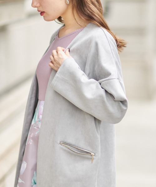 tocco closet(トッコ クローゼット)の「ポケットファスナースエードポンチコーディガン(ノーカラーコート・レディース・ライトグレー/モカ/グレイッシュベージュ/グレイッシュブルー・M)」の19枚目の写真