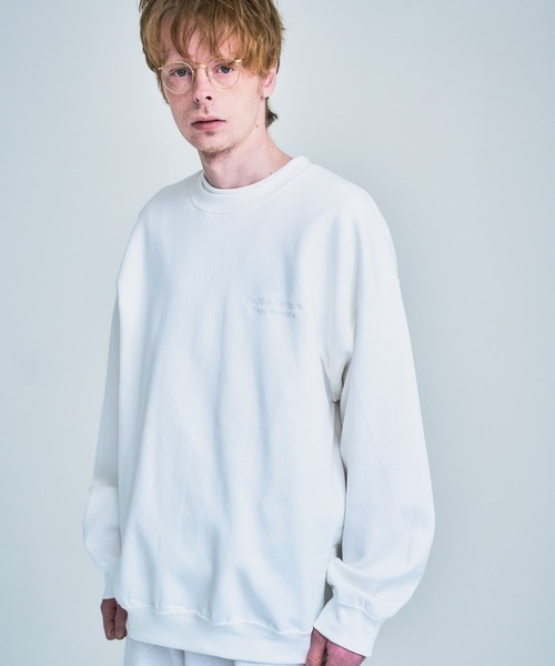 EMMA NOVEMBER (エマノーヴェンバー)の「Embroidery ヘビーブレンド クルースウェット(スウェット・メンズ・ネイビー/グレー/ブラック/ホワイト/サンドベージュ・1/3/2)」の2枚目の写真