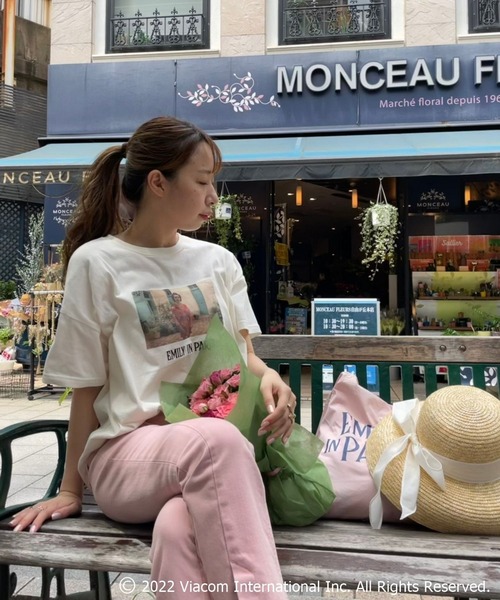＊エミリーページ＊ Heather（ヘザー）の「EMILY IN PARISフォトT 156863（Tシャツ