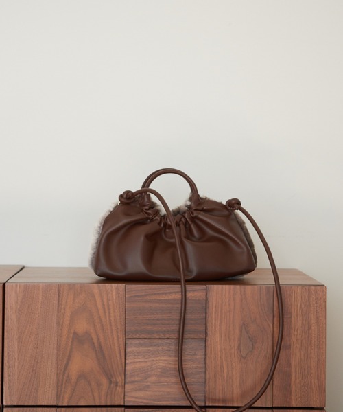soeur（スール）の「SOEUR/レザー×ファーハンドBAG（ハンドバッグ・レディース・ブラック/ブラウン・フリー）」の2枚目の写真
