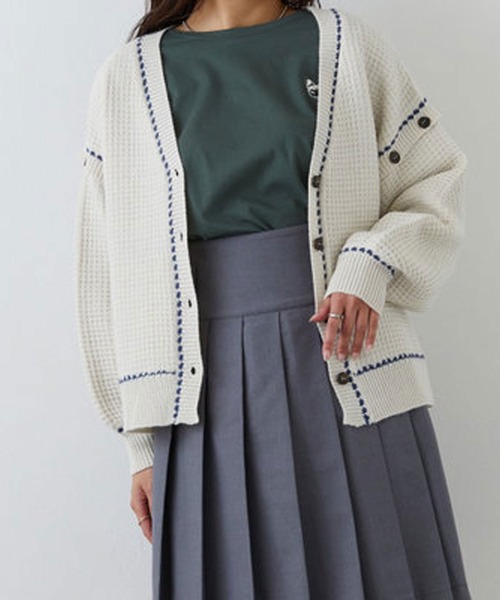179/WG（イチナナキュウダブルジー）の「2WAYケーブルニットカーディガン／ベスト（袖取り外し）（カーディガン/ボレロ・レディース・ブルーグレー/ベージュ/オフホワイト/グリーン/ラベンダー・FREE）」の2枚目の写真