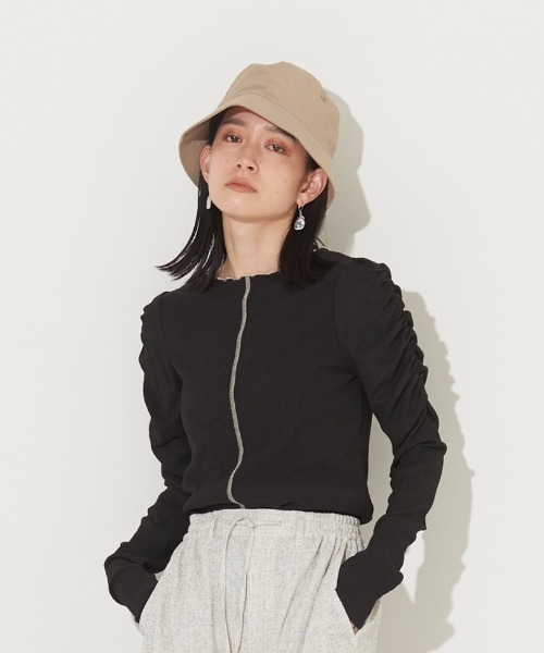 NOMINE（ノミネ）の「【前後着用可】2WAY配色メロウシャーリングロンT（Tシャツ/カットソー・レディース・イエロー/グリーン/ブラック/オフホワイト・フリー）」の3枚目の写真