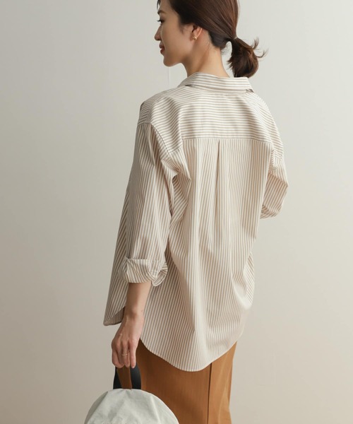 URBAN RESEARCH DOORS(アーバンリサーチドアーズ)の「コットンレギュラーカラーオーバーシャツ(シャツ/ブラウス・レディース・グリーン/ベージュ・MEDIUM)」の8枚目の写真