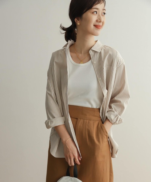 URBAN RESEARCH DOORS(アーバンリサーチドアーズ)の「コットンレギュラーカラーオーバーシャツ(シャツ/ブラウス・レディース・グリーン/ベージュ・MEDIUM)」の9枚目の写真