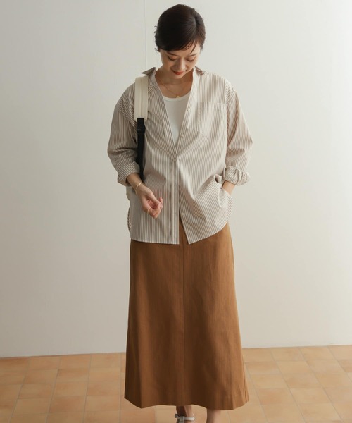 URBAN RESEARCH DOORS(アーバンリサーチドアーズ)の「コットンレギュラーカラーオーバーシャツ(シャツ/ブラウス・レディース・グリーン/ベージュ・MEDIUM)」の12枚目の写真