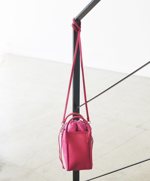 Andemiu（アンデミュウ）の「ヴァーティカルミニＢＡＧ187496（ショルダーバッグ・レディース・グリーン/ブラック/ピンク・FREE）」の4枚目の写真