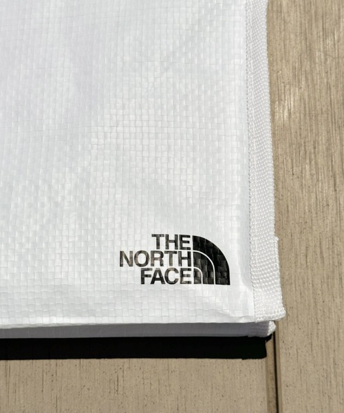 THE NORTH FACE（ザノースフェイス）の「国内未発売 THE NORTH FACE(ザ・ノースフェイス) / SHOPPER BAG-S/ショッパーバッグ S（エコバッグ/サブバッグ・レディース・ホワイト/ホワイト系その他/ブラック・FREE）」の11枚目の写真