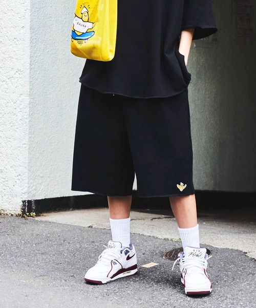 ADPOSION（アドポーション）の「（What it isNt）ART BY MARKGONZALES / SAUVENIR コラボ ミニ裏毛 ウエストリブショートパンツ（その他パンツ・レディース・ブラック/グレー/ホワイト・MEDIUM/X-LARGE/LARGE）」の19枚目の写真