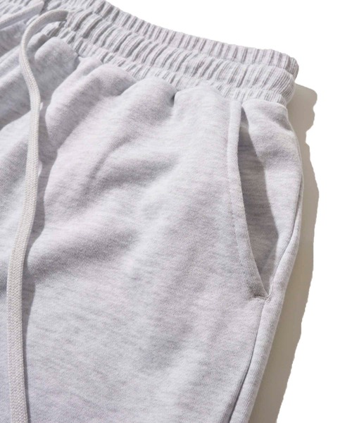 ADPOSION（アドポーション）の「（What it isNt）ART BY MARKGONZALES / SAUVENIR コラボ ミニ裏毛 ウエストリブショートパンツ（その他パンツ・レディース・ブラック/グレー/ホワイト・MEDIUM/X-LARGE/LARGE）」の6枚目の写真