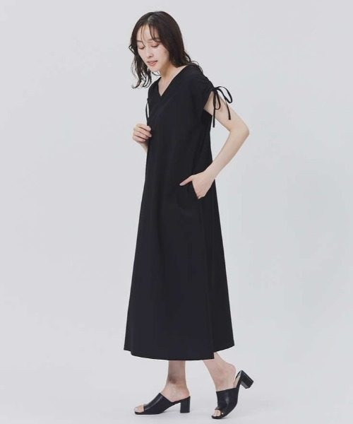 Right-on(ライトオン)の「【HONEYSUCKLE ROSE】サラサラ冷感リボンワンピ(シャツワンピース・レディース・ブラック×グレー/ブラック・L/M)」の9枚目の写真