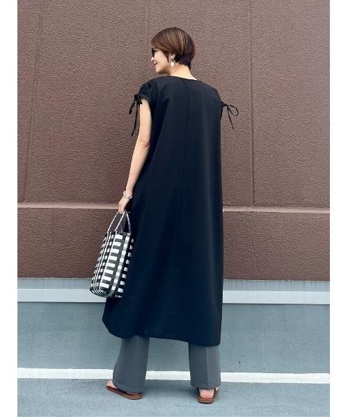 Right-on(ライトオン)の「【HONEYSUCKLE ROSE】サラサラ冷感リボンワンピ(シャツワンピース・レディース・ブラック×グレー/ブラック・L/M)」の6枚目の写真