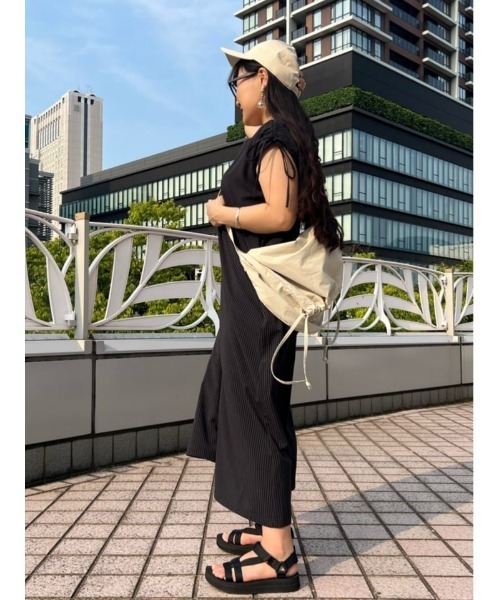 Right-on(ライトオン)の「【HONEYSUCKLE ROSE】サラサラ冷感リボンワンピ(シャツワンピース・レディース・ブラック×グレー/ブラック・L/M)」の22枚目の写真