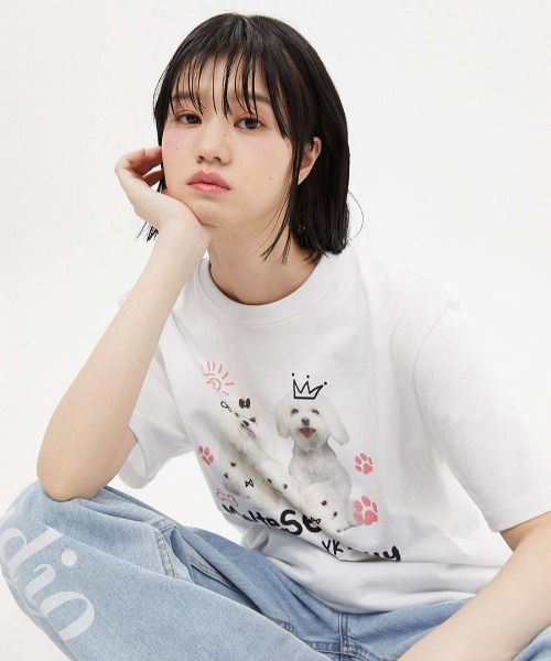 WaiKei（ワイケイ）の「A'GAM/9×.kom『WaiKei/ワイケイ』Maltese family half sleeve tshirts/マルチーズデザイン 半袖Tシャツ カットソー（Tシャツ/カットソー・レディース・ホワイト/ライトグレー/ブラック・1/2）」の4枚目の写真