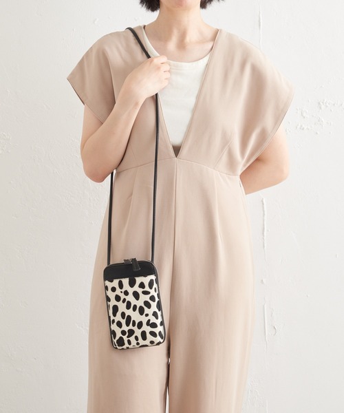 Actually（アクチュアリー）の「スマホショルダー アニマルコンビ（ショルダーバッグ・レディース・その他1/その他2・フリー）」の2枚目の写真