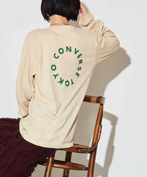 CONVERSE TOKYO(コンバーストウキョウ)の「CIRCLE LOGO LONGSLEEVE TEE(Tシャツ/カットソー・レディース・ベージュ/ホワイト/ブラック・FREE)」の3枚目の写真