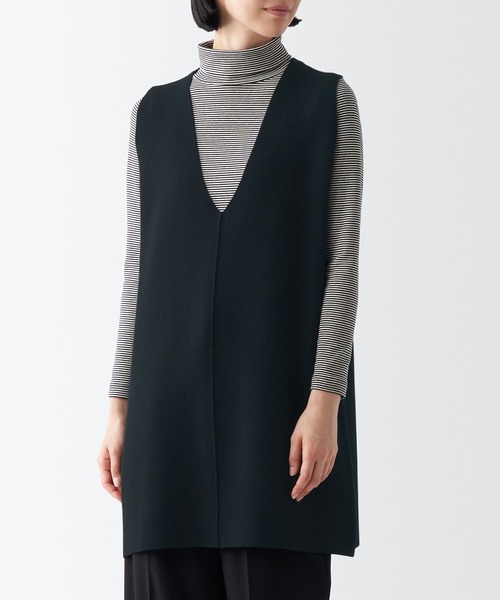 無印良品（ムジルシリョウヒン）の「洗えるミラノリブ編みロングベスト（ベスト・レディース・ブラック/ダークブラウン・XL/M）」の2枚目の写真