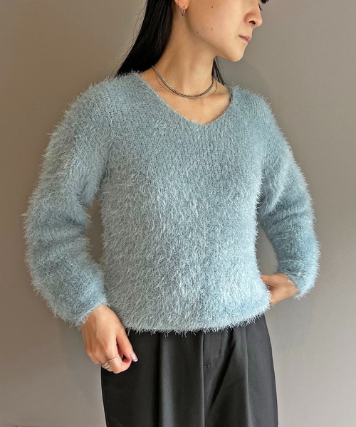 Jewelobe(ジュエローブ)の「シャロ―Vネックシャギーニットプルオーバー(ニット/セーター・レディース・グレー/ブラック/ピンク/ホワイト/ブルー・FREE)」の19枚目の写真