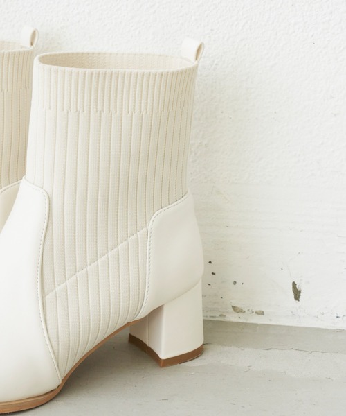 Aunt Marie's(アントマリーズ)の「ポインテッドソックスショートブーツ(ブーツ・レディース・ブラック/アイボリー・L/S/M)」の15枚目の写真