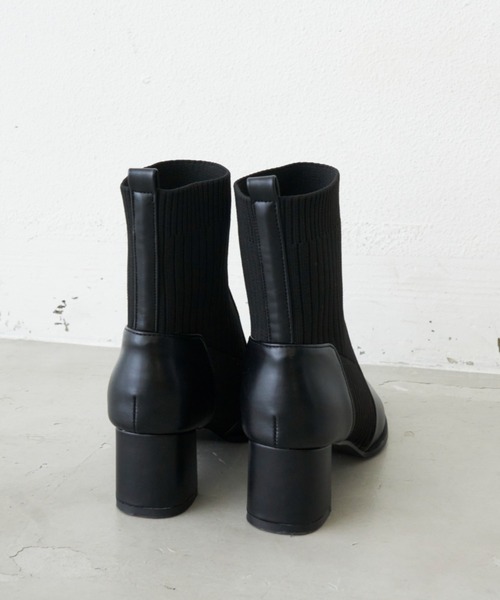 Aunt Marie's(アントマリーズ)の「ポインテッドソックスショートブーツ(ブーツ・レディース・ブラック/アイボリー・L/S/M)」の11枚目の写真