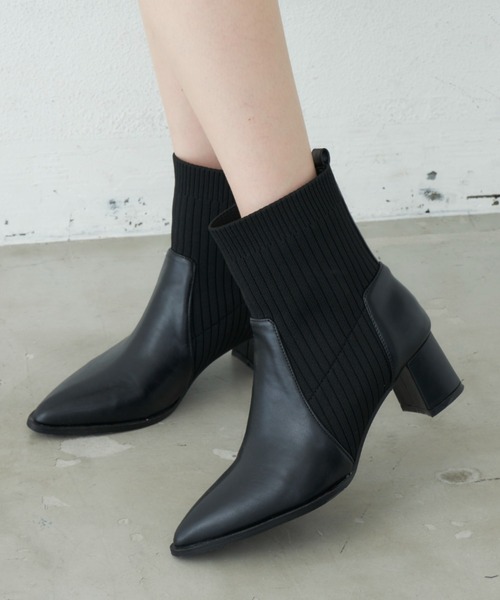 Aunt Marie's(アントマリーズ)の「ポインテッドソックスショートブーツ(ブーツ・レディース・ブラック/アイボリー・L/S/M)」の4枚目の写真