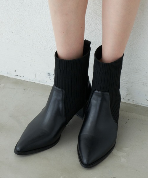 Aunt Marie's(アントマリーズ)の「ポインテッドソックスショートブーツ(ブーツ・レディース・ブラック/アイボリー・L/S/M)」の7枚目の写真