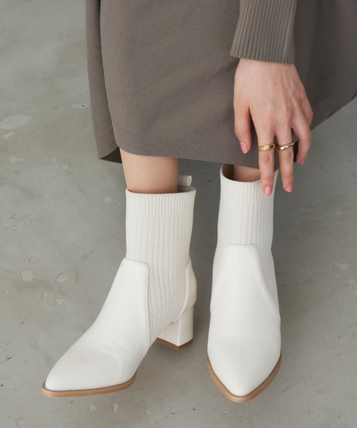 Aunt Marie's(アントマリーズ)の「ポインテッドソックスショートブーツ(ブーツ・レディース・ブラック/アイボリー・L/S/M)」の13枚目の写真