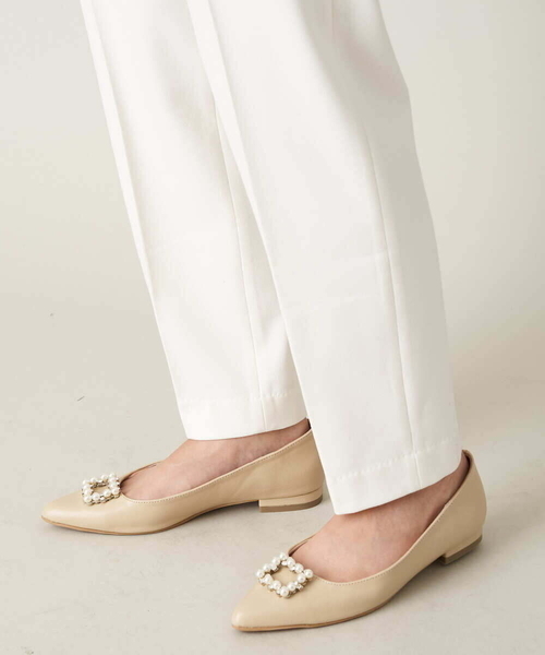 a.v.v（アーヴェヴェ）の「ビジュー付きパンプス（パンプス・レディース・ベージュ/ブラック・22.5/24.5/23.5）」の10枚目の写真